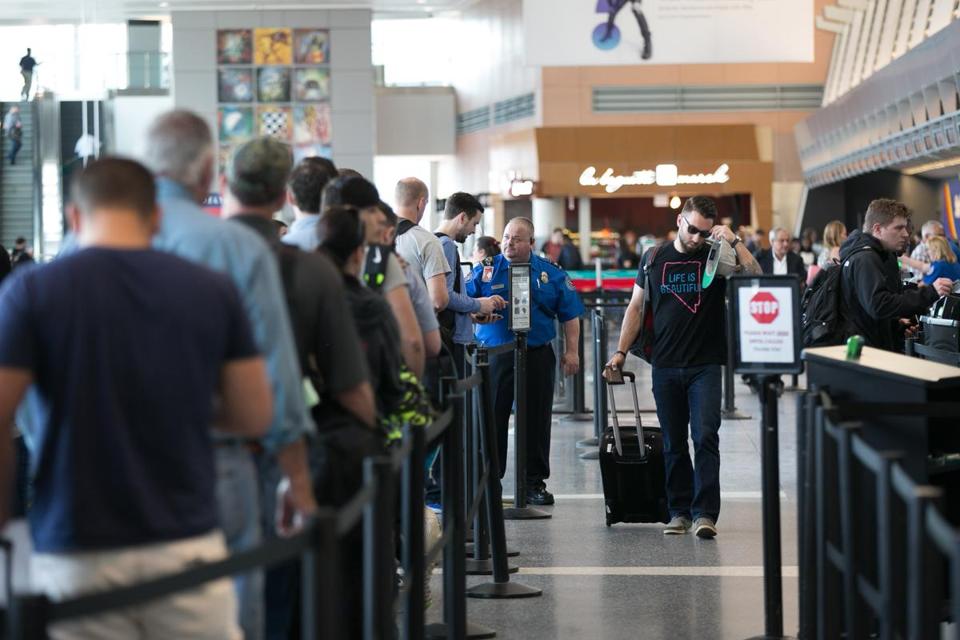 Check-In an Flughäfen und wie Sie sich Zeit sparen!