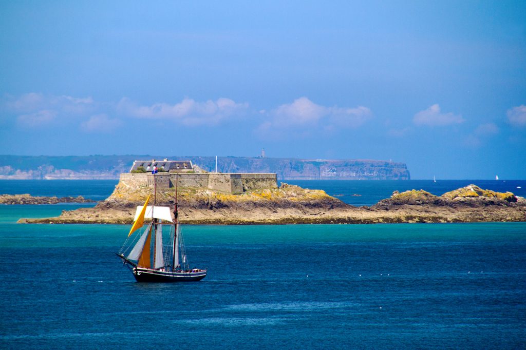 Direct flights to the intriguing Brittany region in France!
