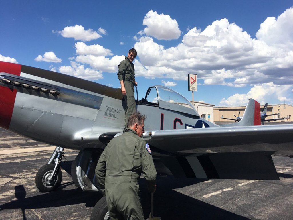 Celebrities who fly planes: Tom Cruise