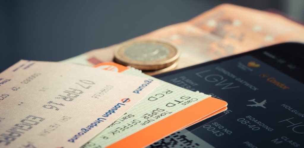 Was steckt hinter den Flugkosten von kommerziellen Airlines und warum schwanken Ticketpreise eigentlich stündlich?