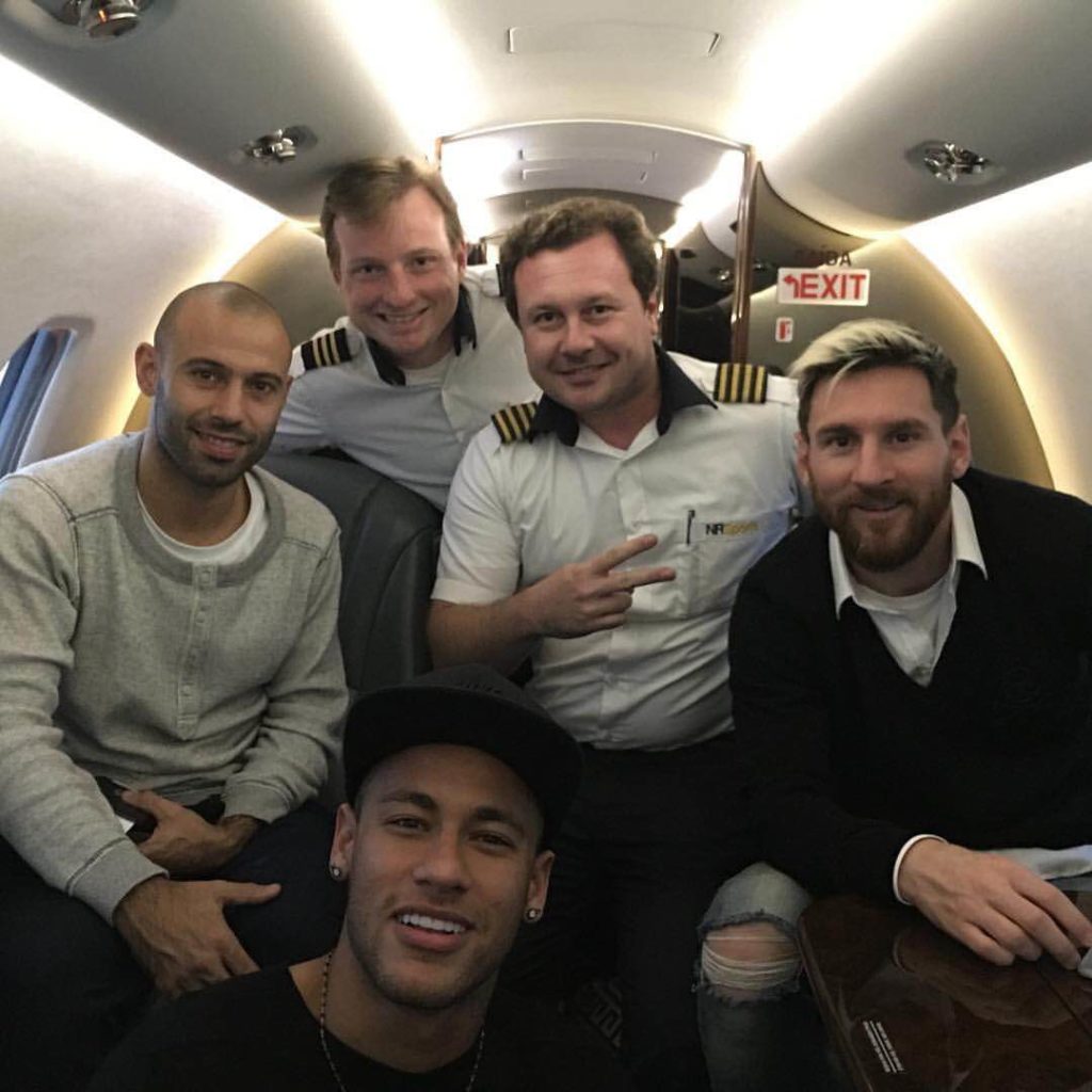 Neymar et ses coéquipiers dans son jet privé