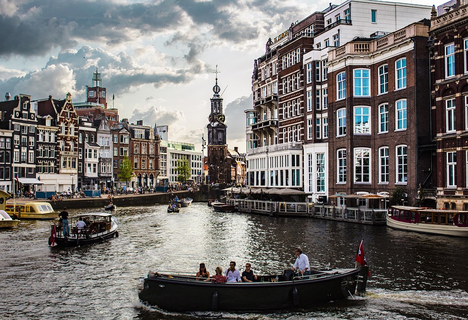Private Jet to Amsterdam: Explore the Dutch Capital!
