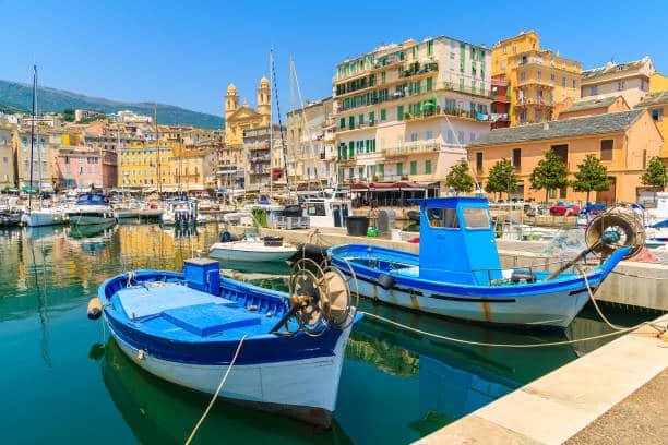 Private jet to Bastia : Heading for the sun
