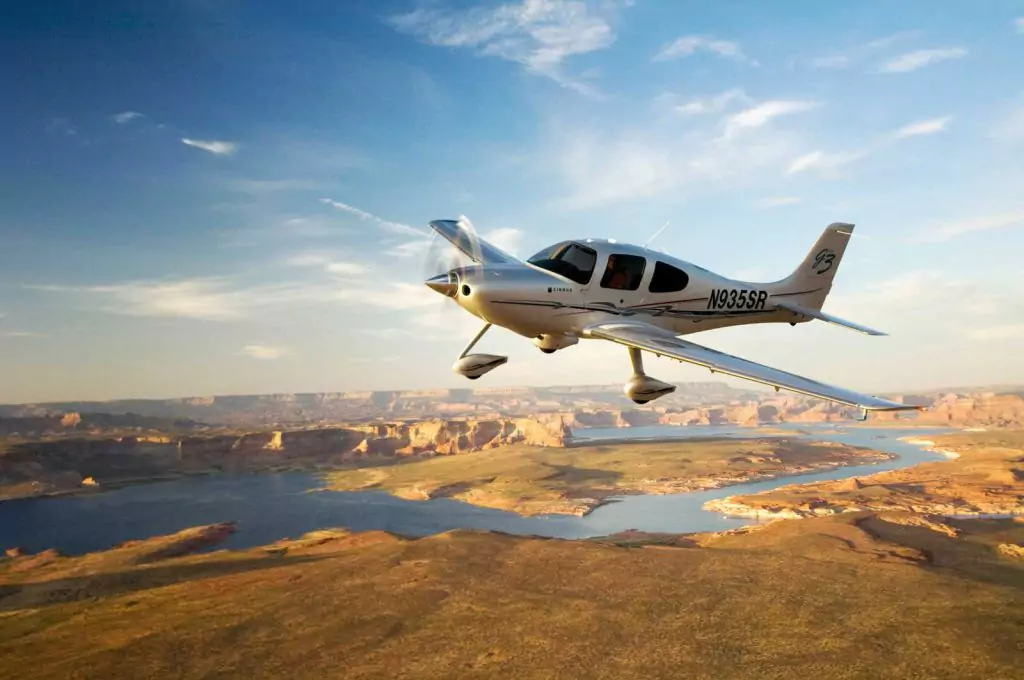 Buying an airplane: Cirrus SR22 aircraft: One of the cheapest airplanes to buy