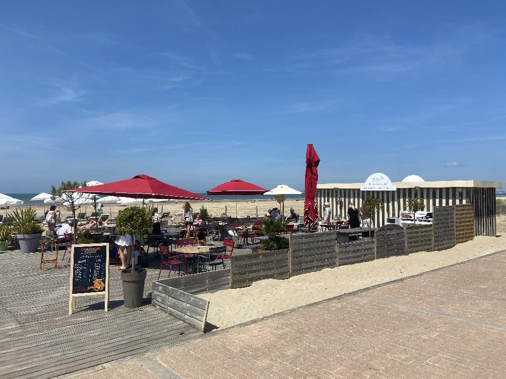 Per privé jet naar Deauville, hippe beach bar