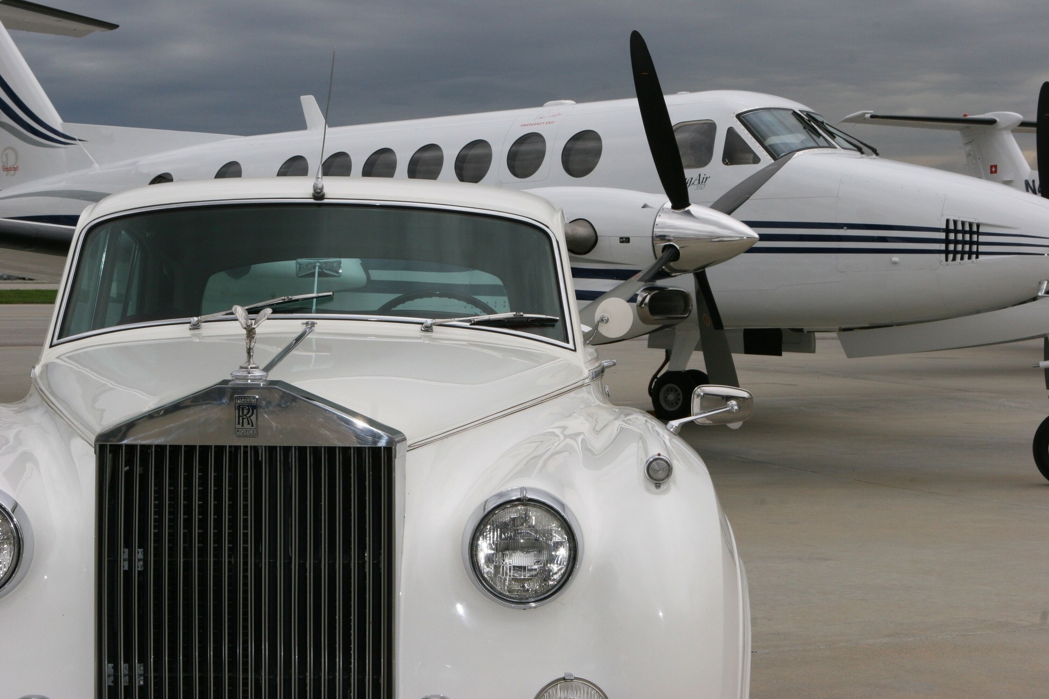 A Guide to Private Jet Charter Services and Amenities